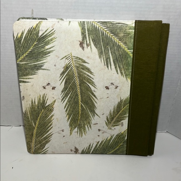 Scrapbook Album with Protective Sleeves - Picture 10 of 12